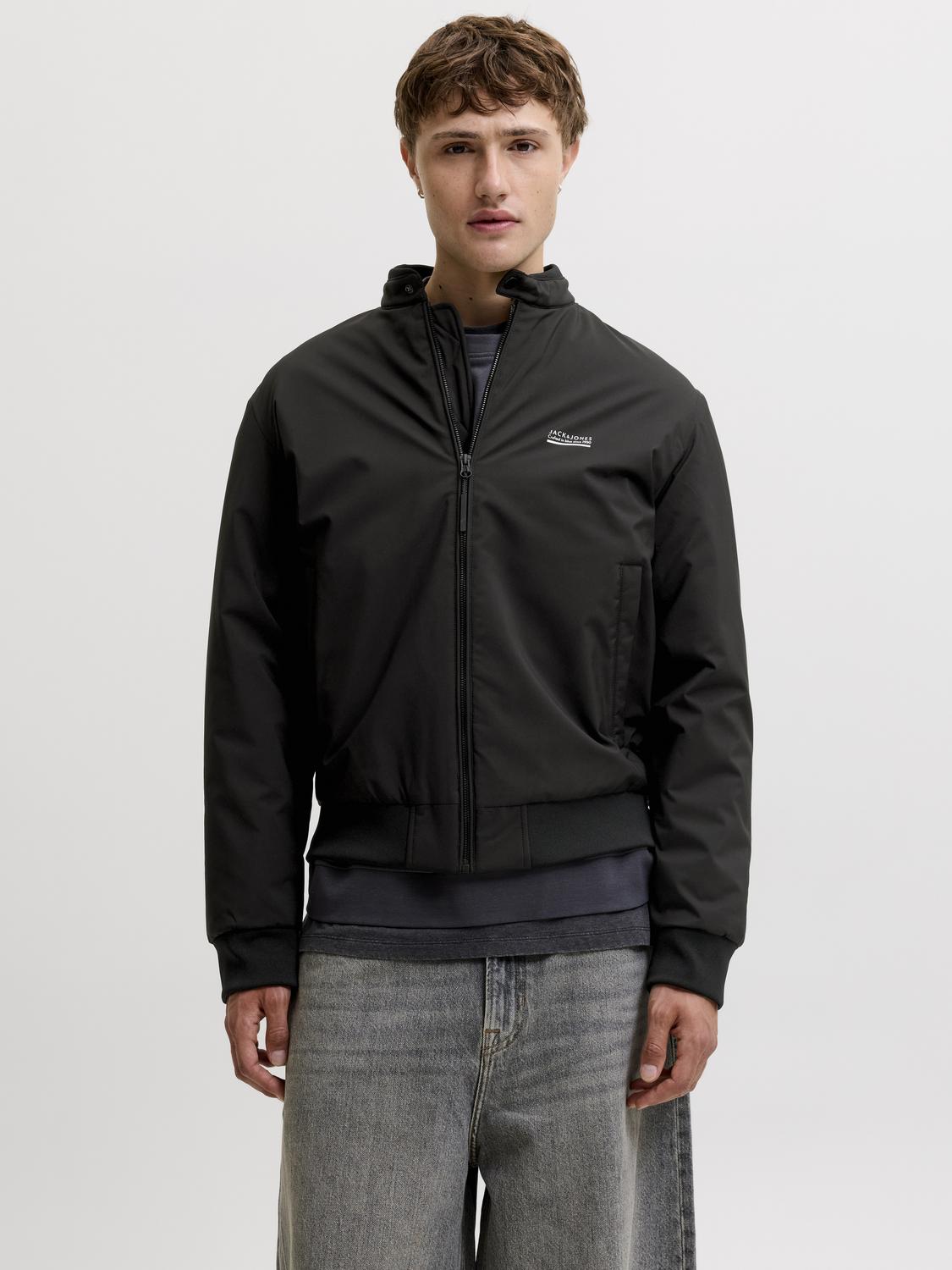 model_shot-front